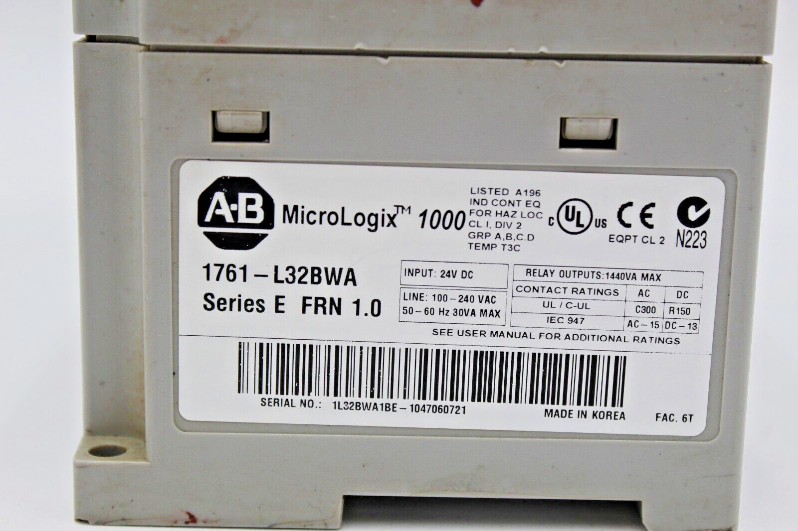 Allen-Bradley 1761-L32BWA MicroLogix 1000 PLC (Broken Din Rail Mount)