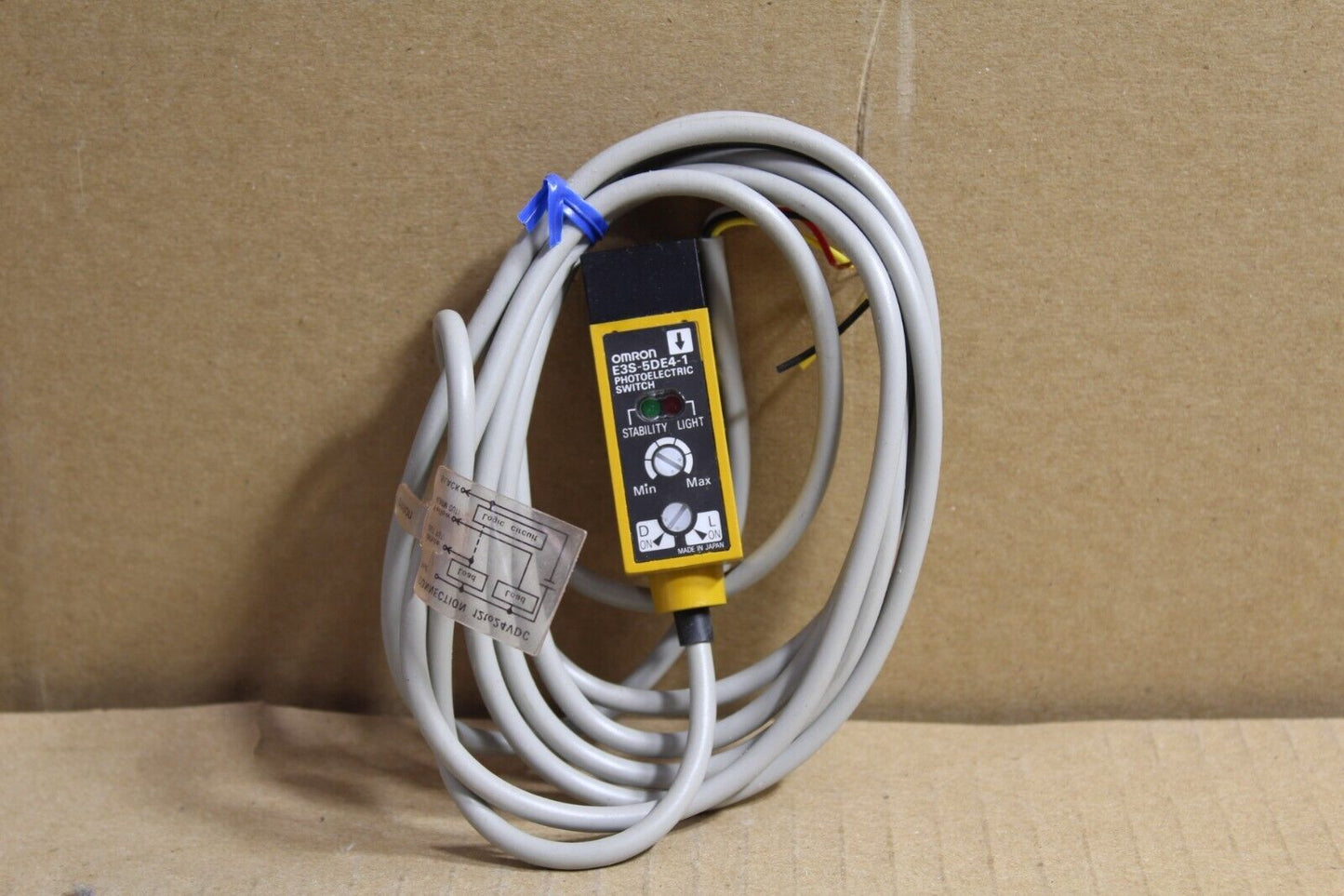 Omron E3S-5DE4-1 Photoelectric Switch