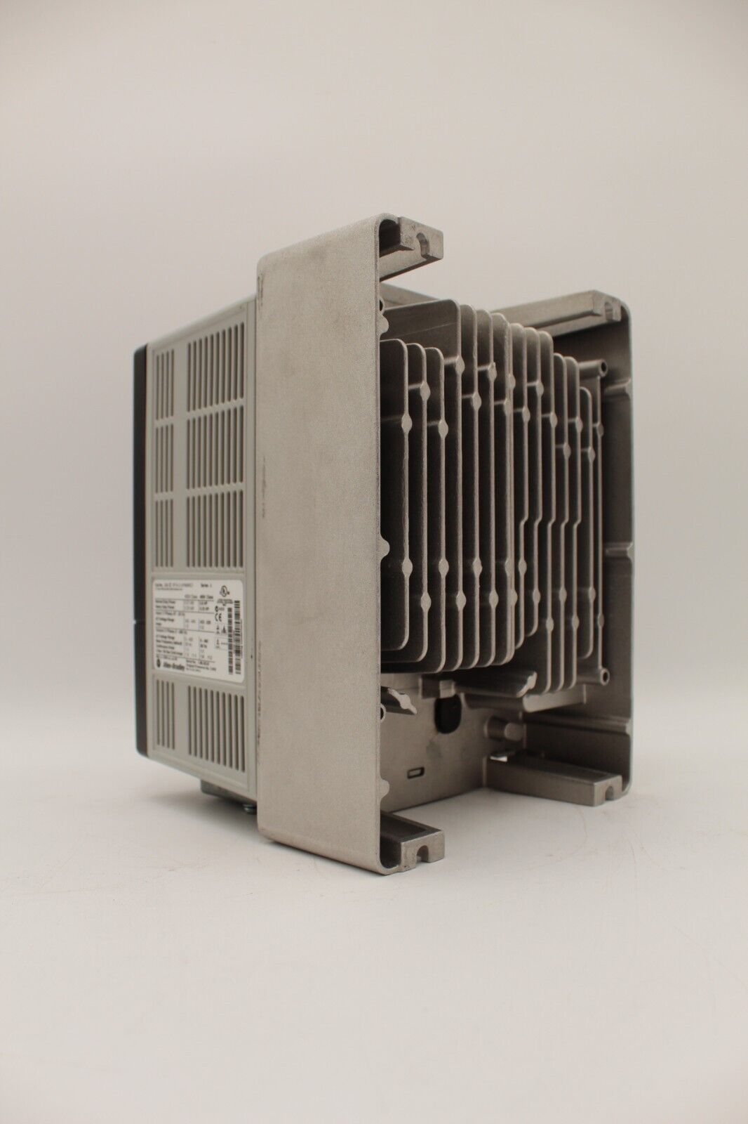 Allen-Bradley 20AD1P1A3AYNARC1 PowerFlex 70 Drive