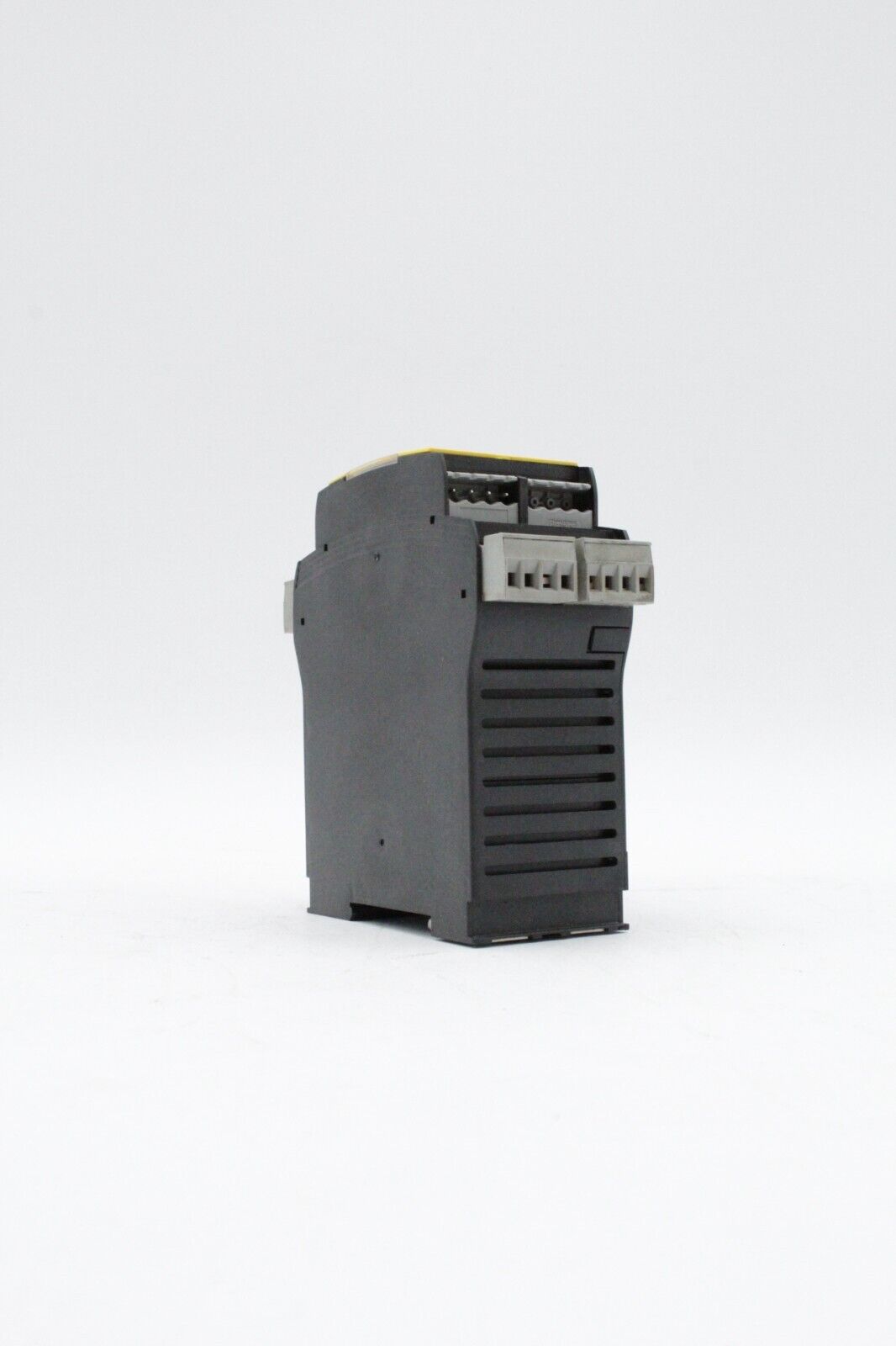 Schmersal SRB202MSL-24VDC Safety Relay (Missing Some Wire Harnesses)