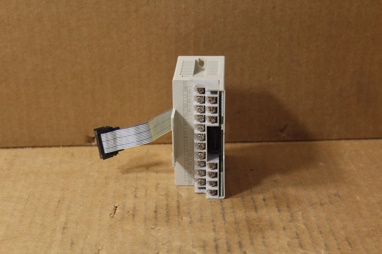 Mitsubishi FX2N-16EYR-ES/UL Programmable Controller (No Front Cover)