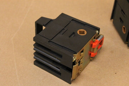 TELEMECANIQUE LS1-D2531A65 FUSE HOLDER