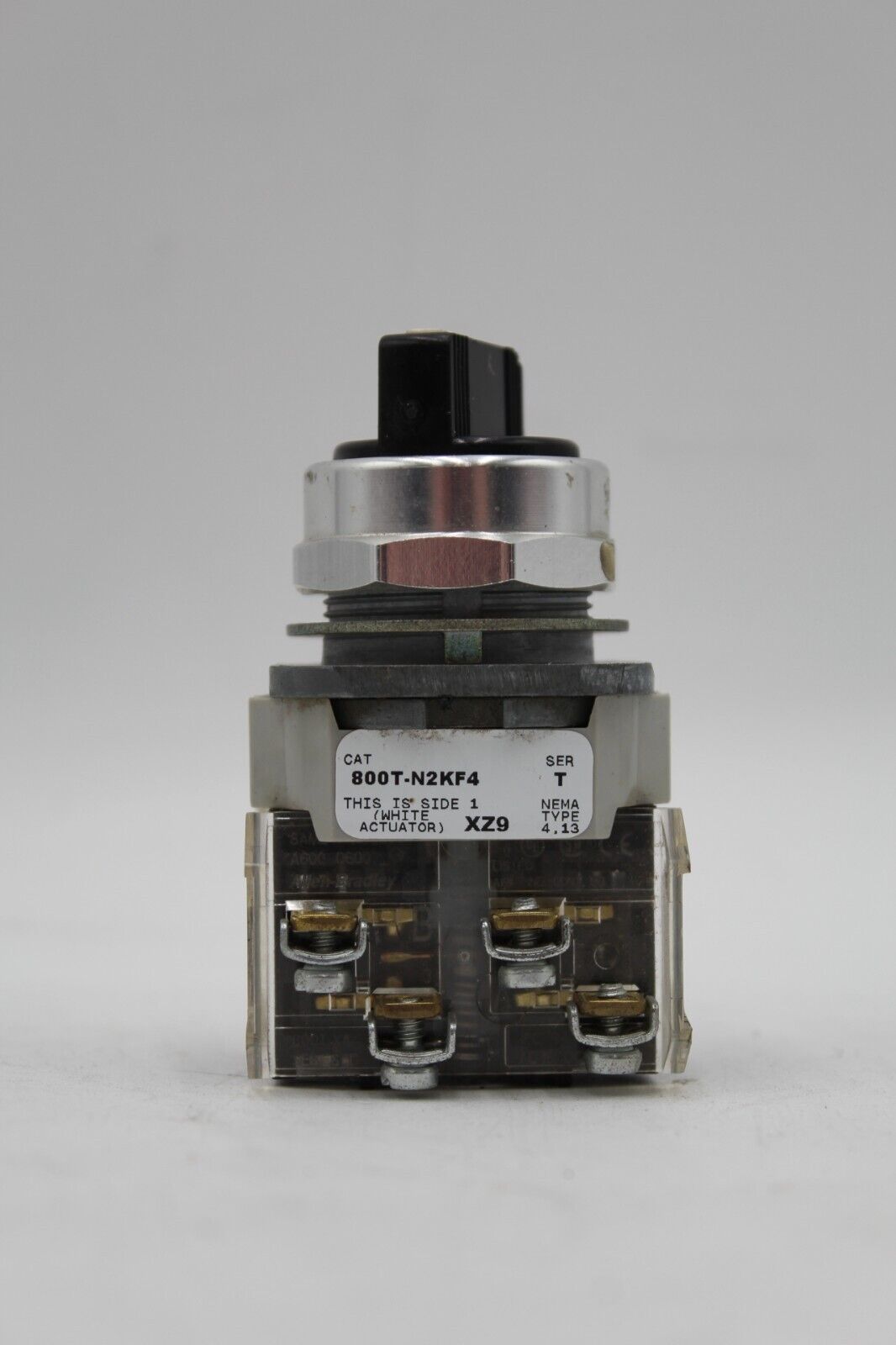 Allen-Bradley 800T-N2KF4 Selector Switch