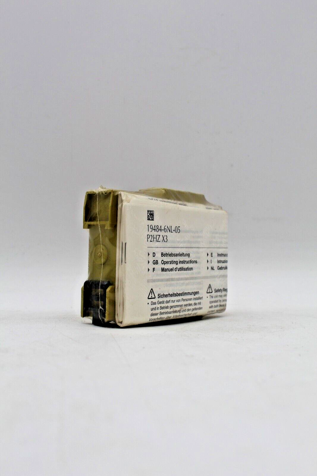 Pilz 774350 Two-Hand Safety Relay