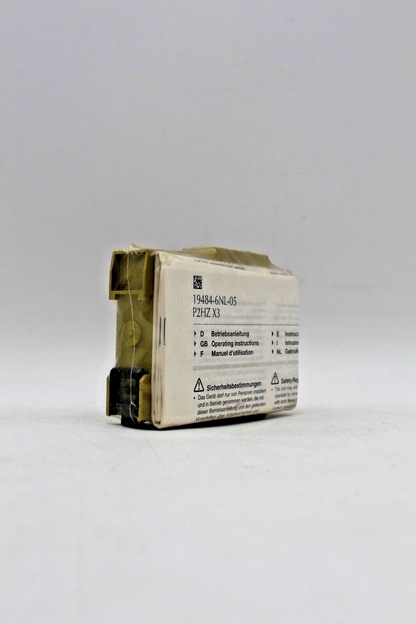 Pilz 774350 Two-Hand Safety Relay
