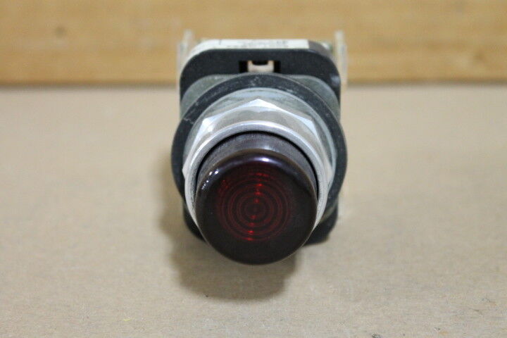 Allen-Bradley 800T-QB24 Illuminated Push Button Red