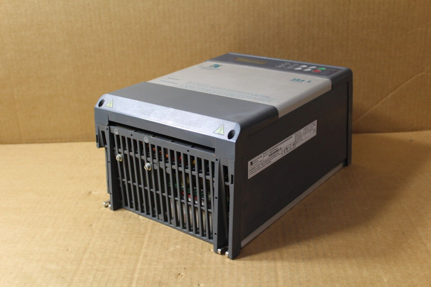 Eurotherm Drives 584S/0040/400/0010/US/000/0000/000/B0/000/000 Inverter