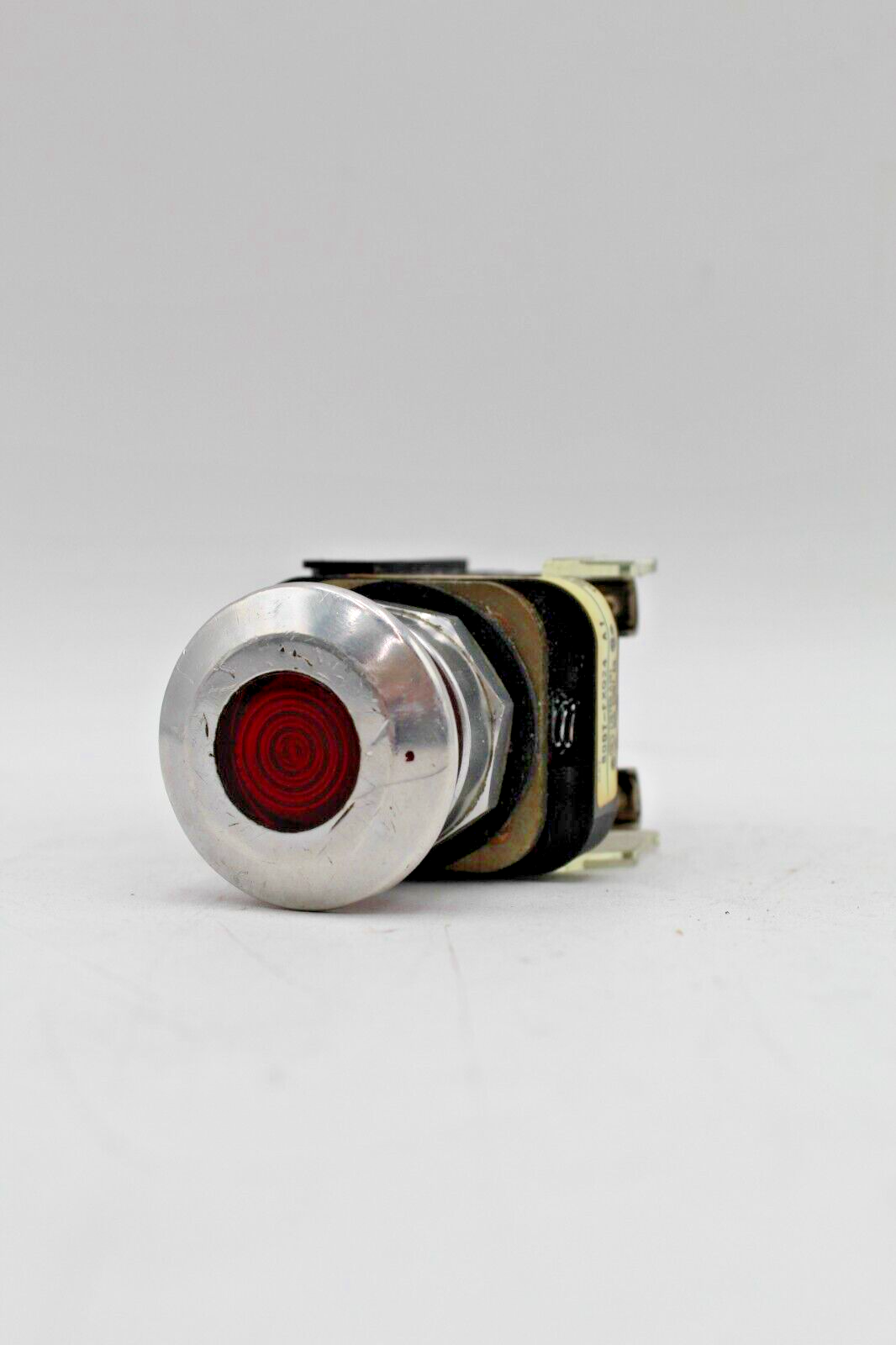 Allen-Bradley 800T-FXQ24 A1 Red Emergency Stop Push/Pull Button