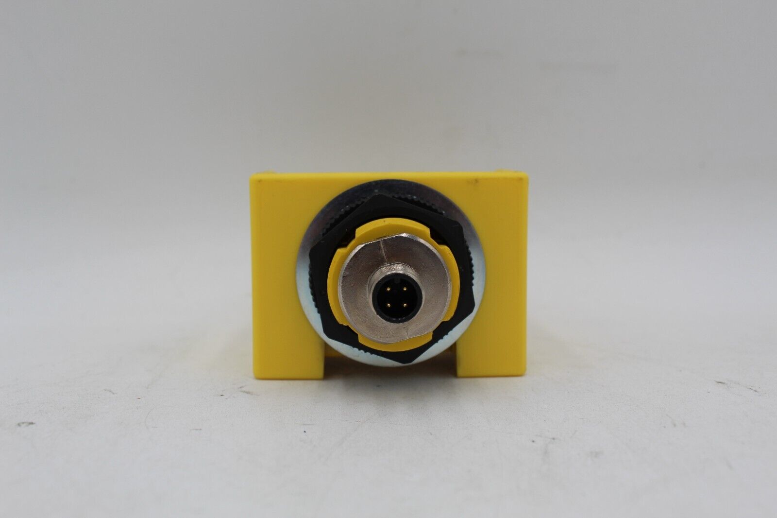 Banner STBVP6Q5 Optical Touch Button Sensor w/Guard