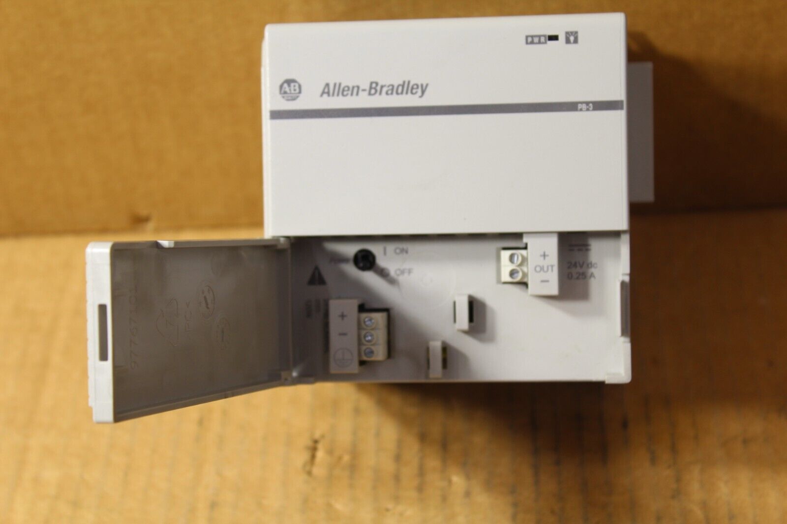 Allen-Bradley 1768-PB3/A Power Supply Module 24VDC
