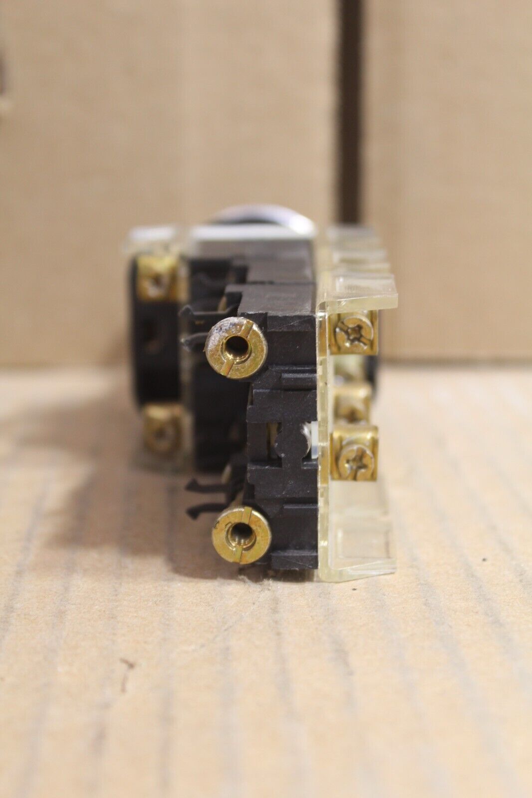 Allen Bradley 800T-FXNQ24A7 White Push Button