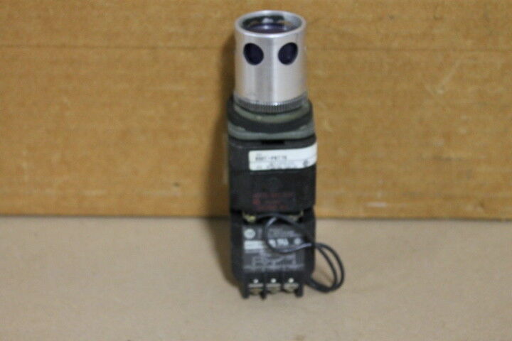 Allen-Bradley 800T-PBT16 Illuminated Push Button Blue with 800T-N296 & Bezel