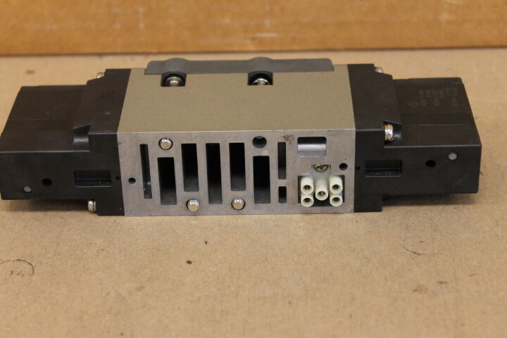  SMC VSS8-6-FHG-D-1Z-V1 SUPPLY PRESS