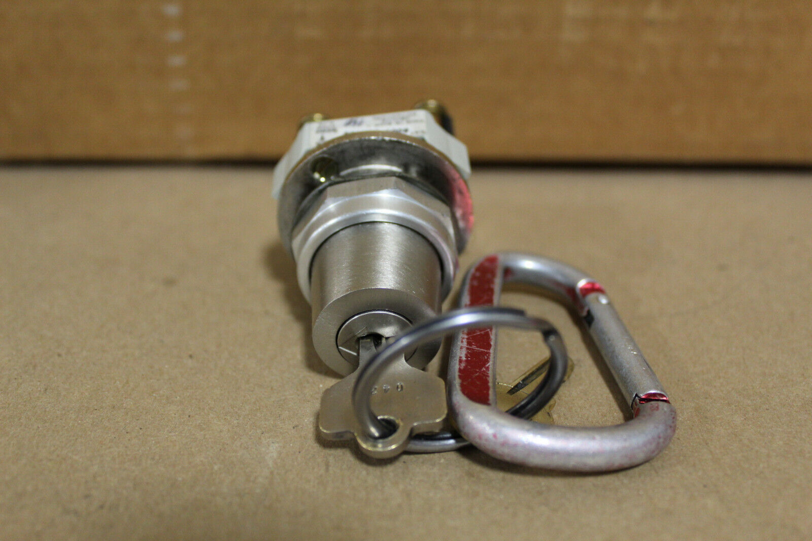 Allen-Bradley 800T-J63106 Ser. T Keyed Selector Switch