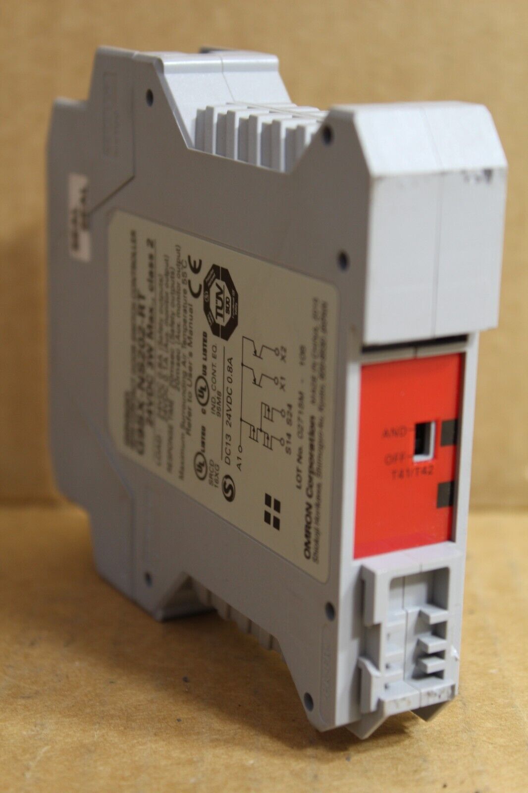 Omron G9SX-NS202-RT Switch Controller