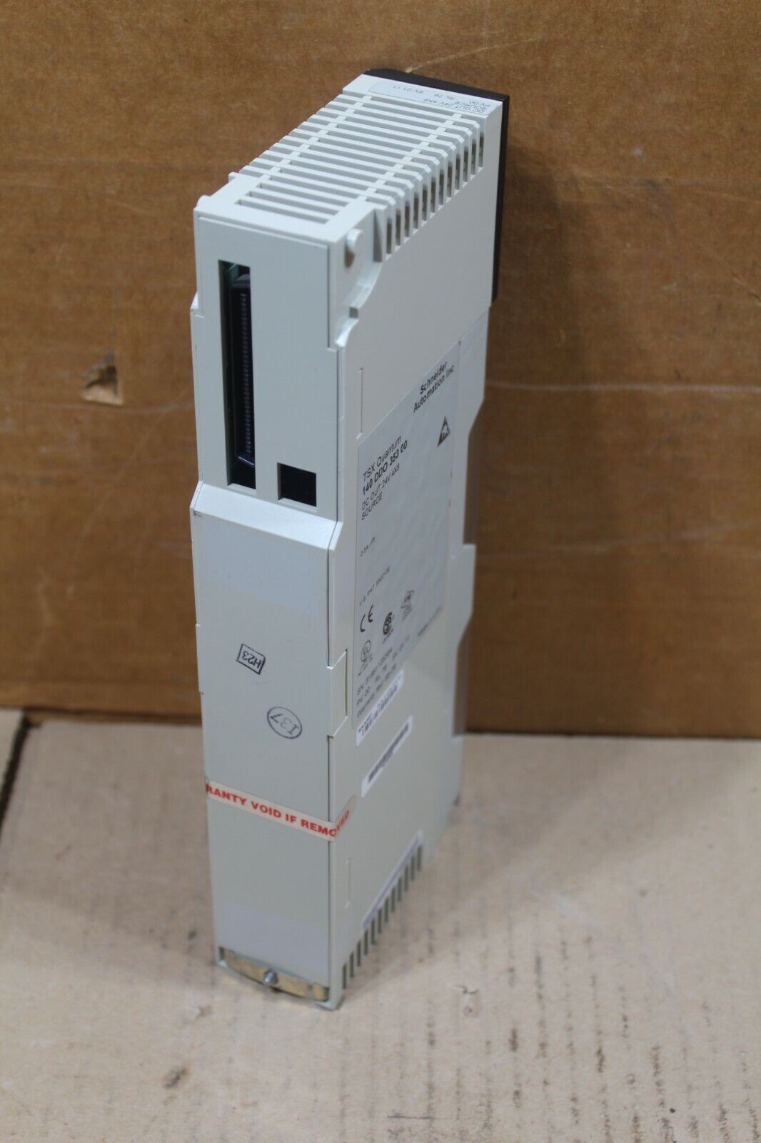 Schneider 140DDO35300 VDC Output