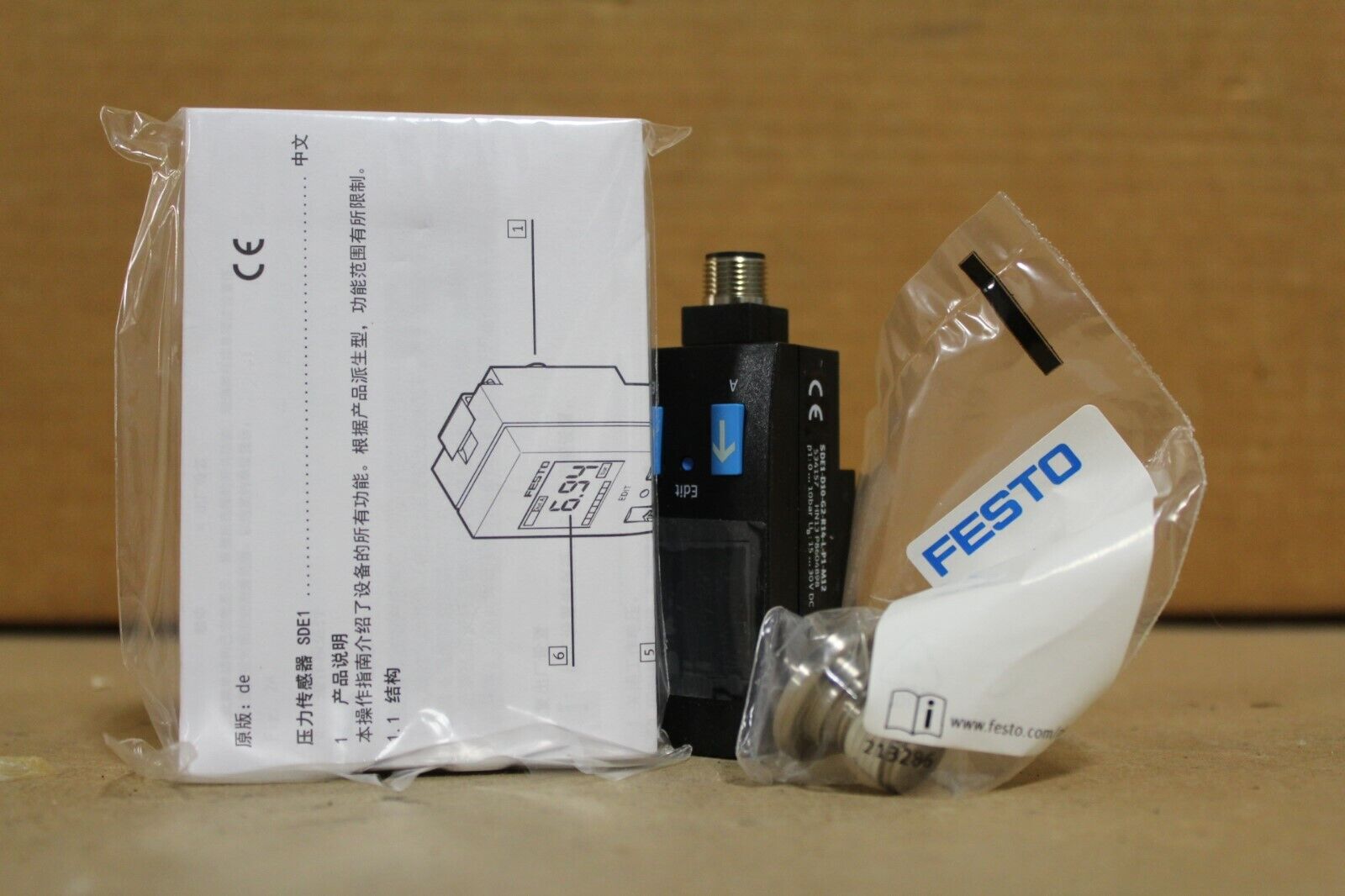 FESTO SDE1-D10-G2-R14-L-P1-M12 PRESSURE SENSOR