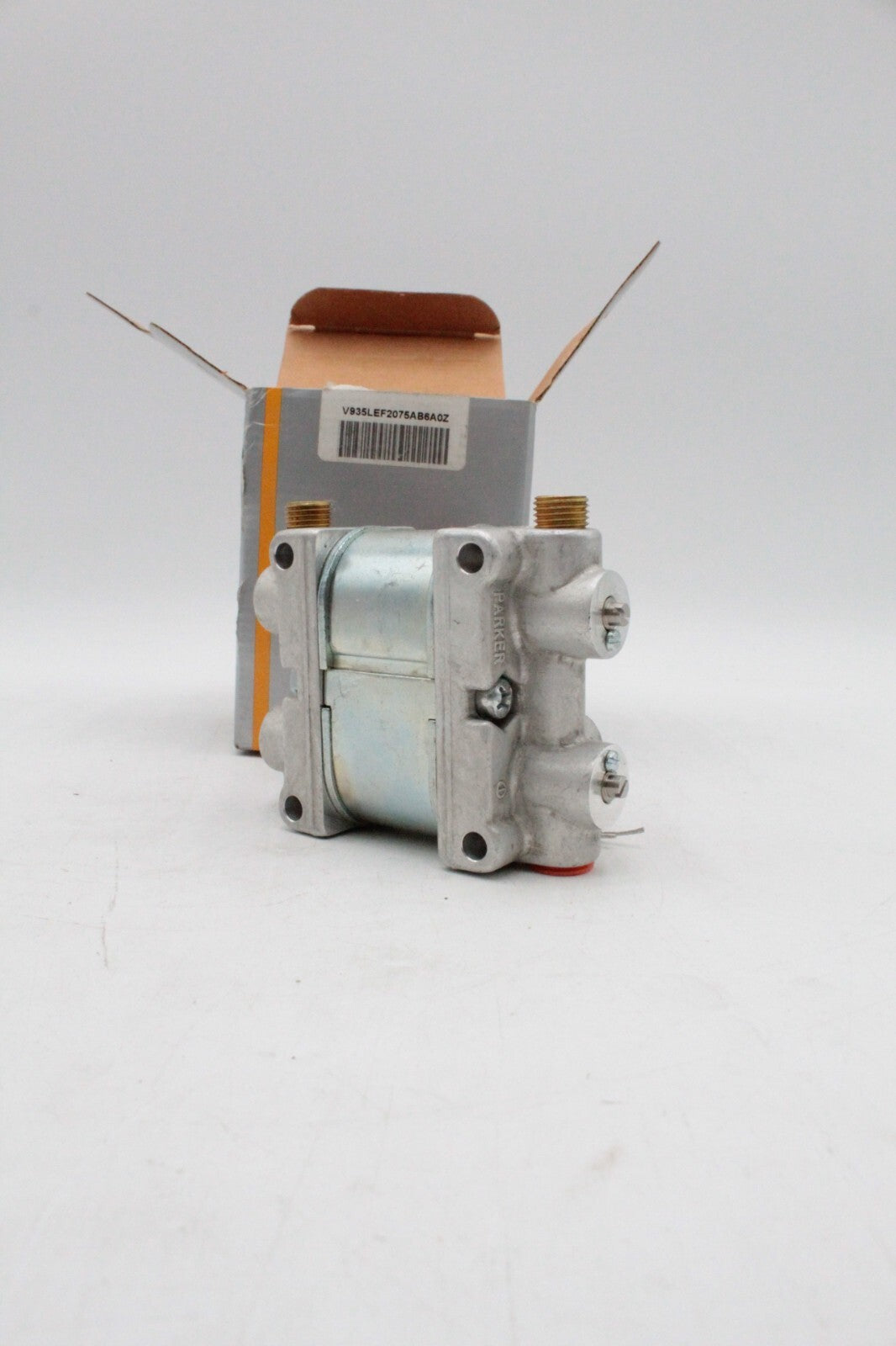 Parker V935LEF2100AB6A0Z 4-Way Solenoid Valve NOB