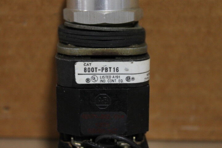 Allen-Bradley 800T-PBT16 Illuminated Push Button Green with 800T-N296