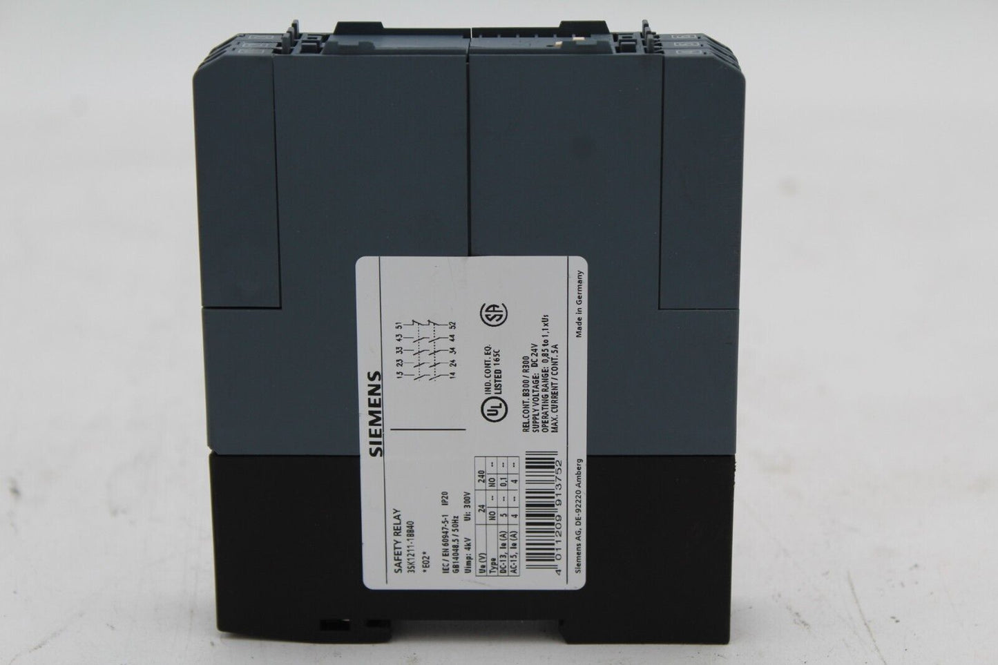 Siemens 3SK1211-1BB40 Safety Relay NO Covers*