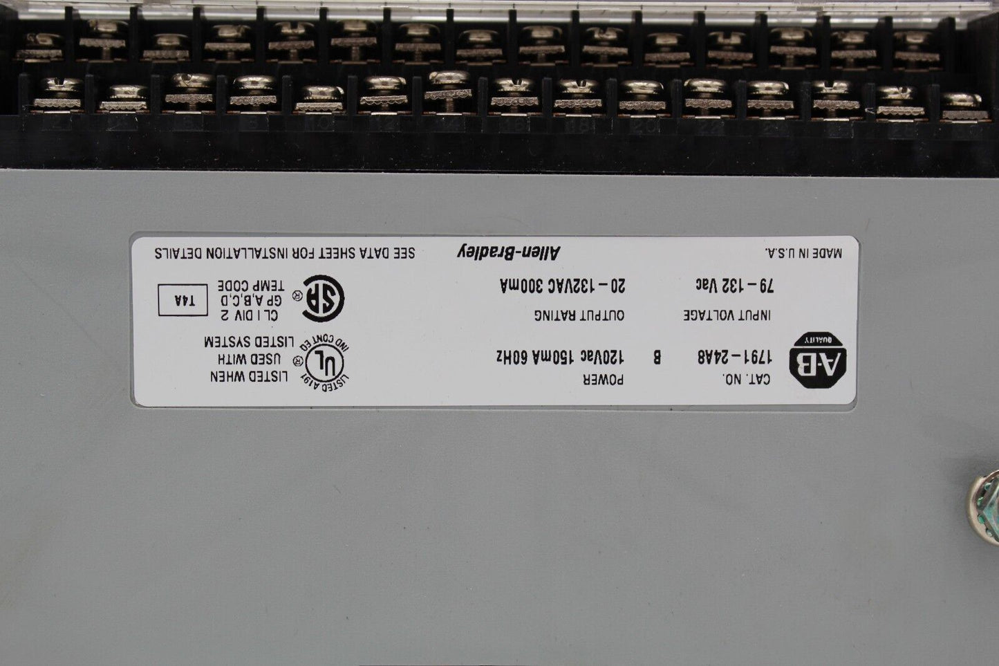 Allen-Bradley 1791-24A8 32-Point Block I/O Module