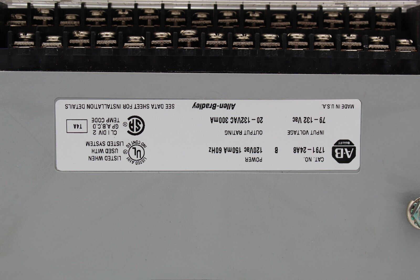 Allen-Bradley 1791-24A8 32-Point Block I/O Module