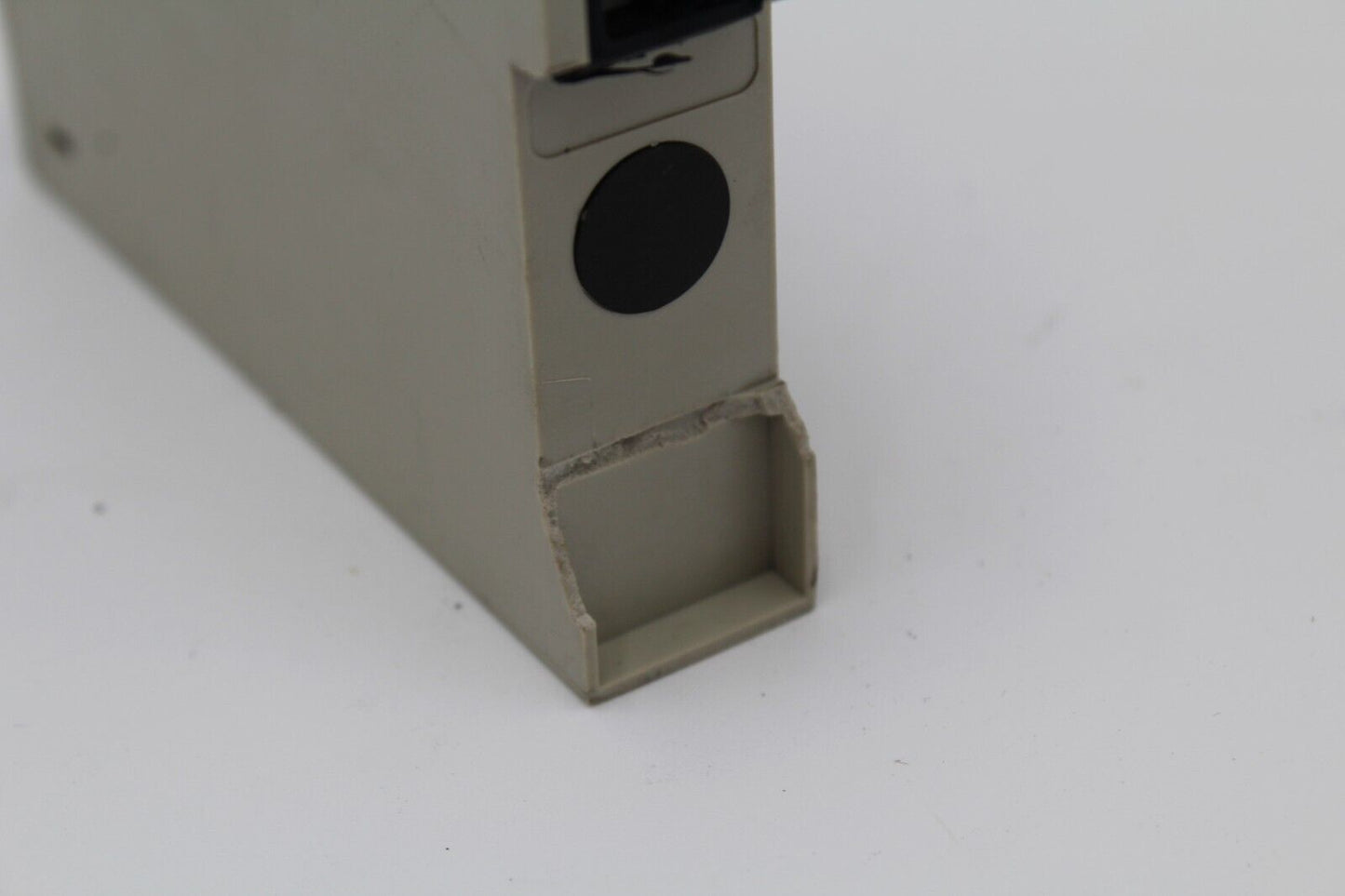 Schmersal AES 1235 Ue 24 VDC Safety Relay (Broken Din Rail Mount)