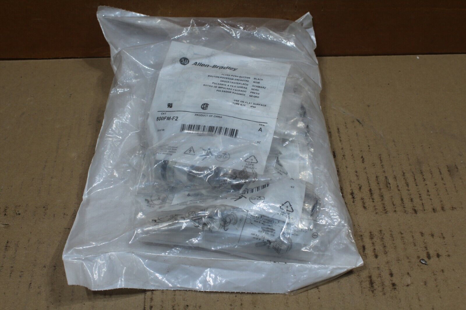 Allen Bradley 800FM-F2 (Quantity 1)