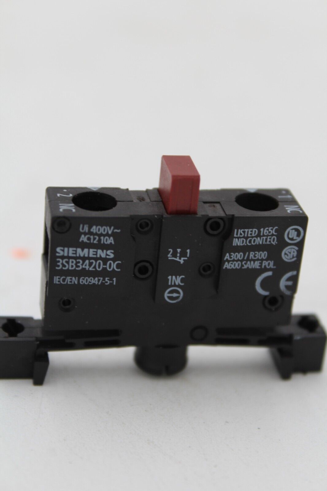 Siemens 3SB3420-0C Auxiliary Contact