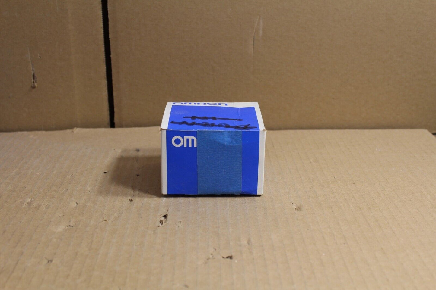 Omron E2F-X1R5F1 Proximity Switch