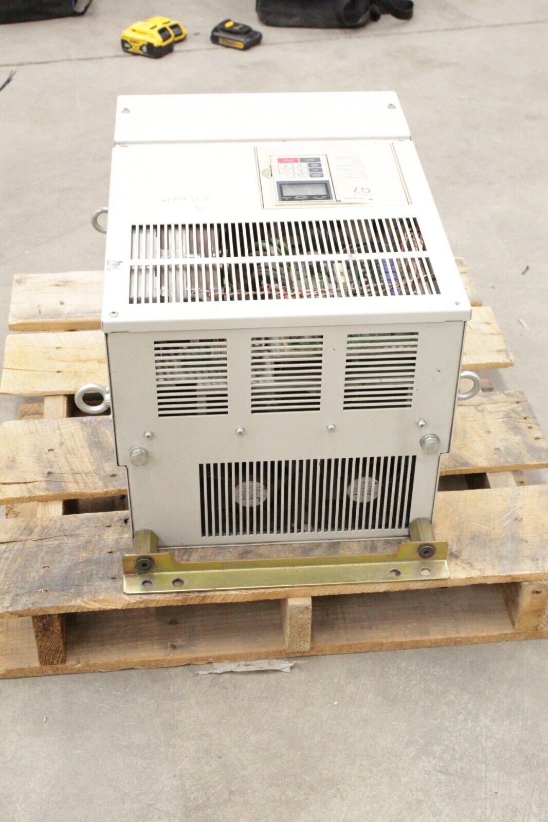 Yaskawa CIMR-G7U2037 G7 Varispeed Inverter Drive