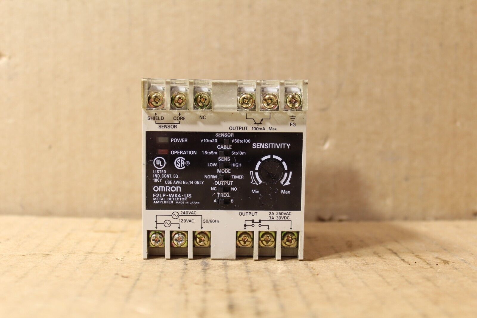 Omron F2LP-WK4-US Amplifier Module