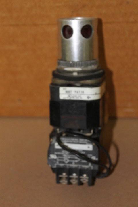 ALLEN-BRADLEY 800T-PAT16 RED PUSH BUTTON WITH BEZEL