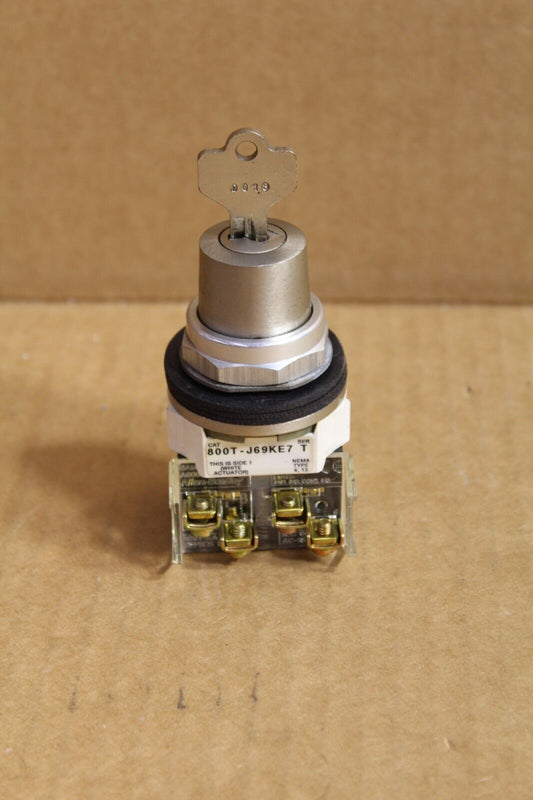 Allen-Bradley 800T-J69KE7 Selector Switch
