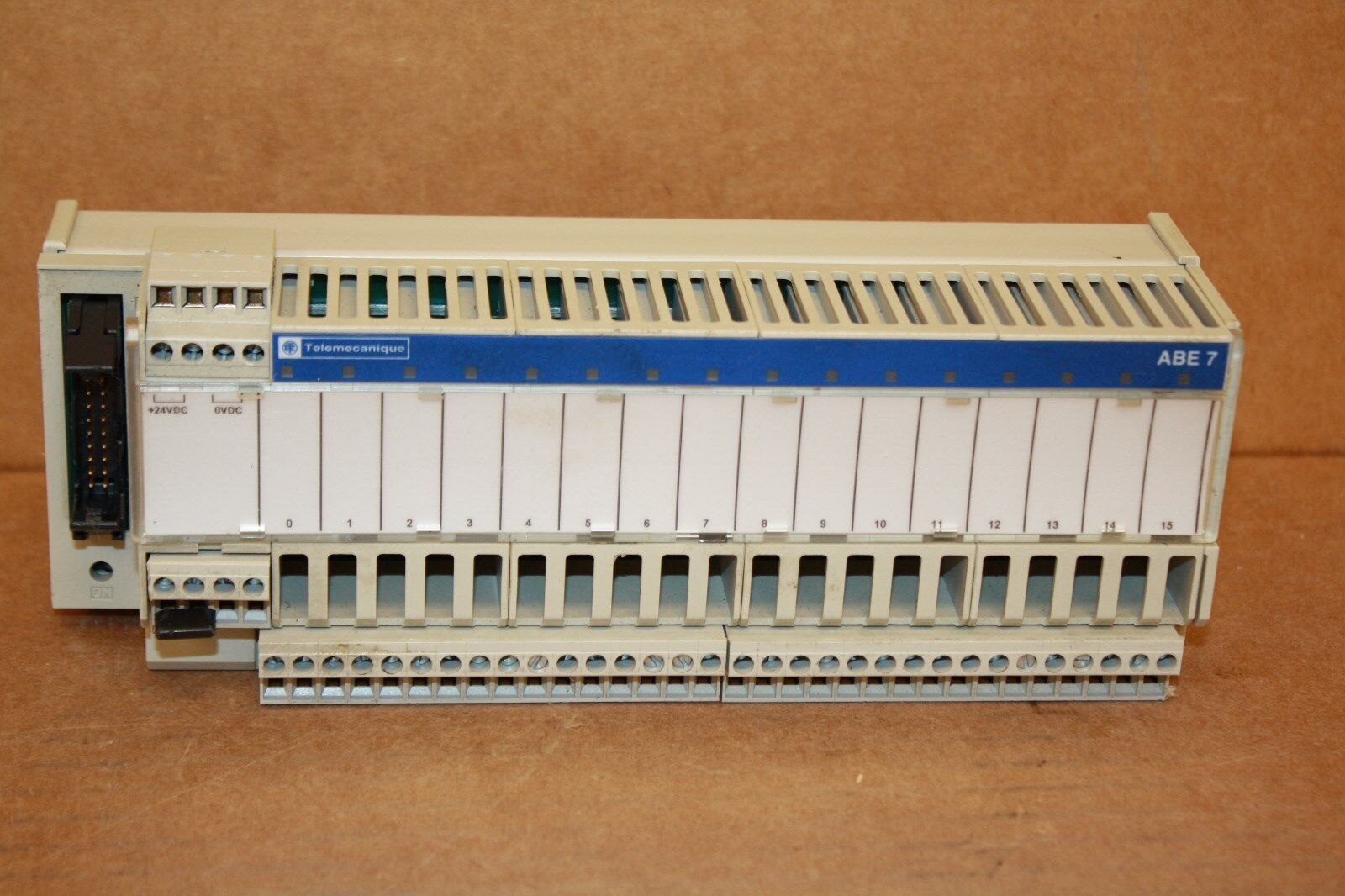 TELEMECANIQUE ABE7-S16S2B0 OUTPUT MODULE