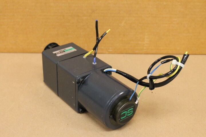 ORIENTAL MOTOR CBI425R-702 MOTOR & 4GC18K GEAR HEAD