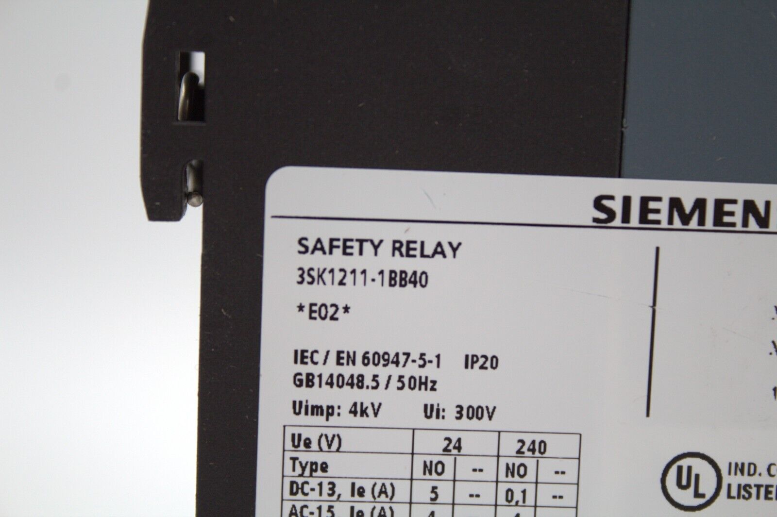Siemens 3SK1211-1BB40 Safety Relay