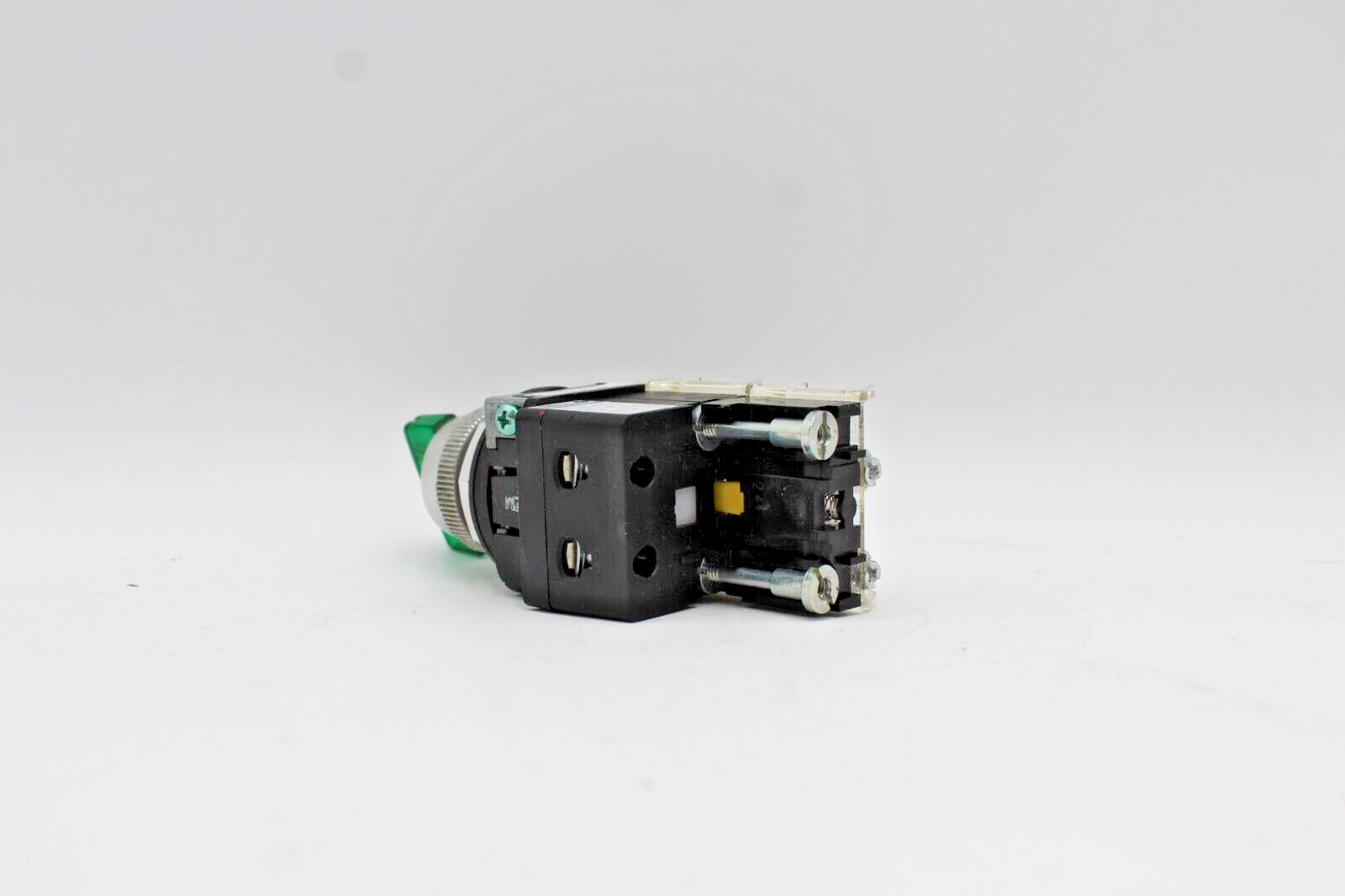 Allen-Bradley 800T-2JGH20KB7AX 3-Position Green Selector Switch