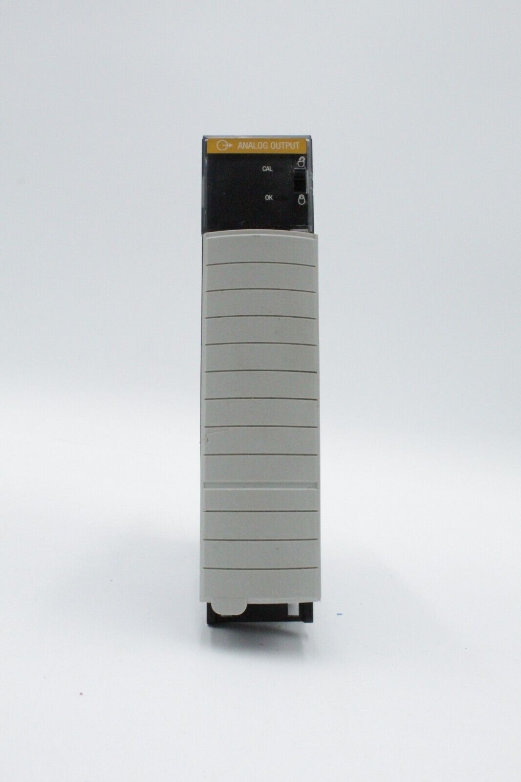 Allen-Bradley 1756-OF6CI/A Analog Isolated Output Module (Cracked Door)