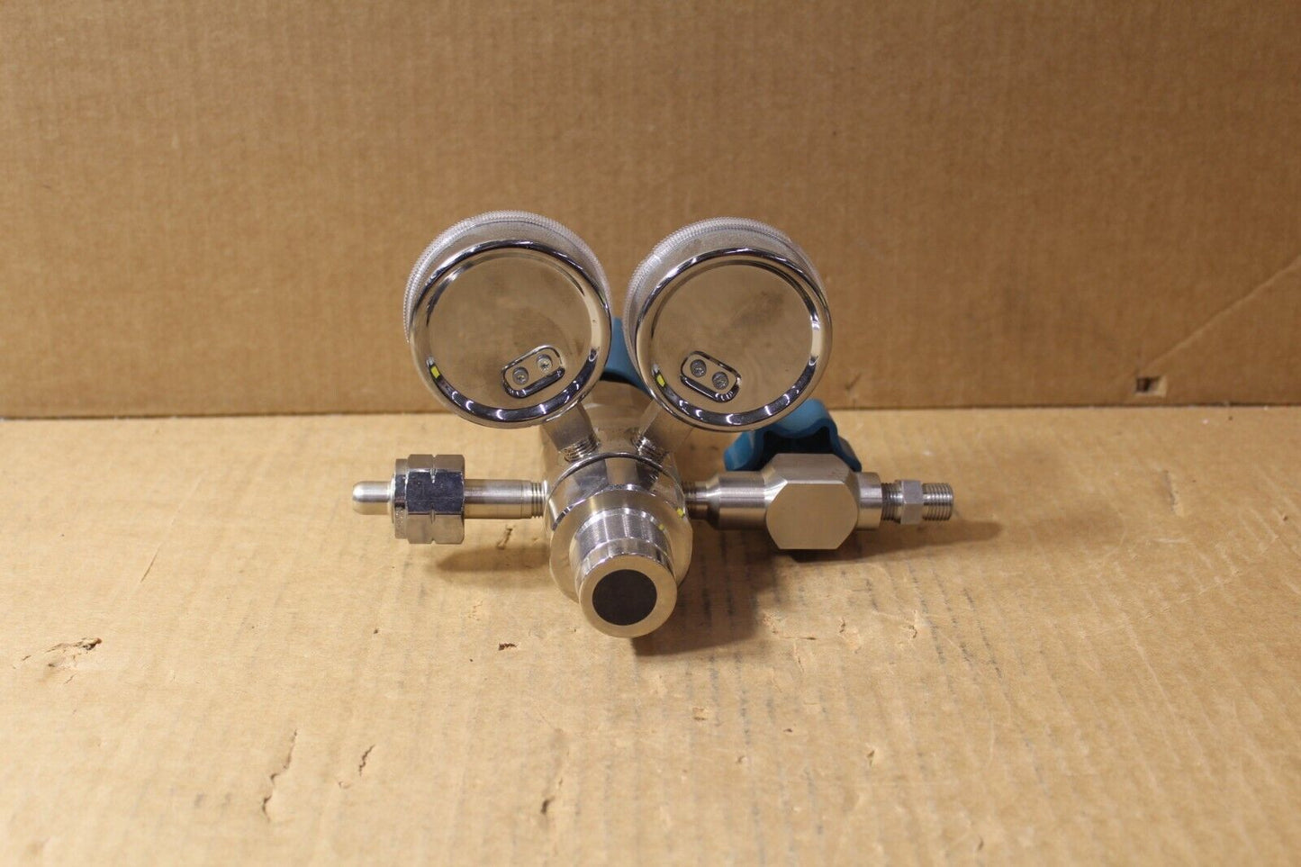 Airgas Y12-N245E ServoDome Regulator 3500 PSI in/150PSI Out