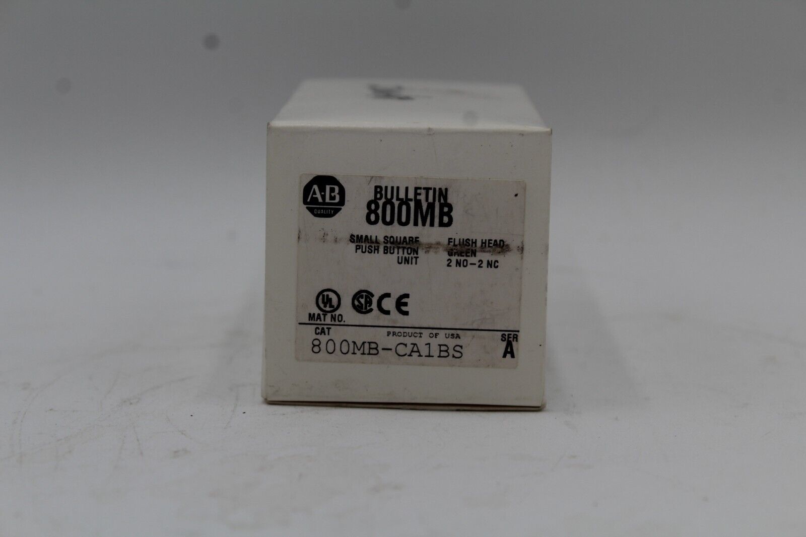 Allen-Bradley 800MB-CA1BS Small Square Push Button