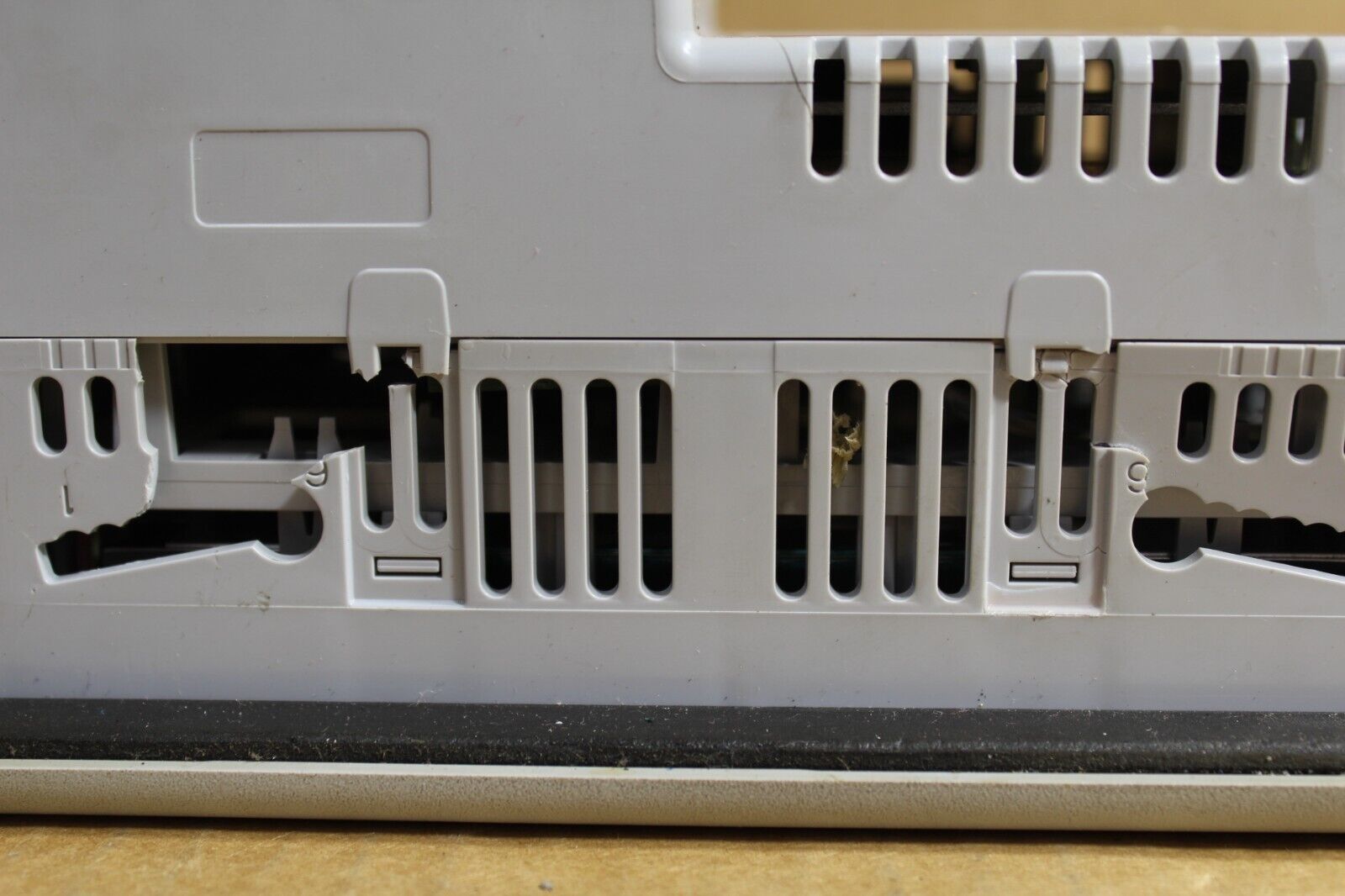 Allen Bradley 2711P-B6C20A PanelView Plus 600 (Broken Plastic Pictured)