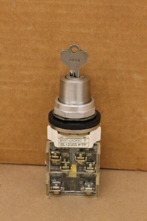 ALLEN-BRADLEY 800T-J42KR1 SER. T CYLINDER LOCK WITH KEY
