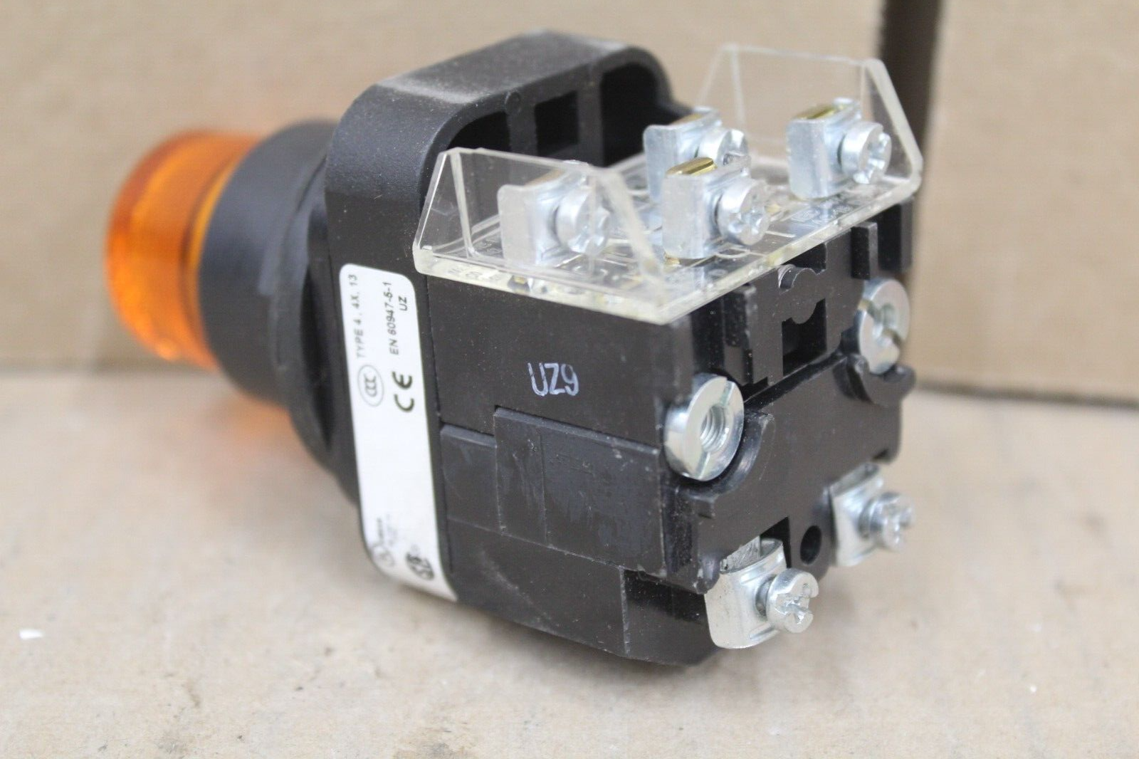 Allen Bradley 800H-PRB16A Amber Push Button