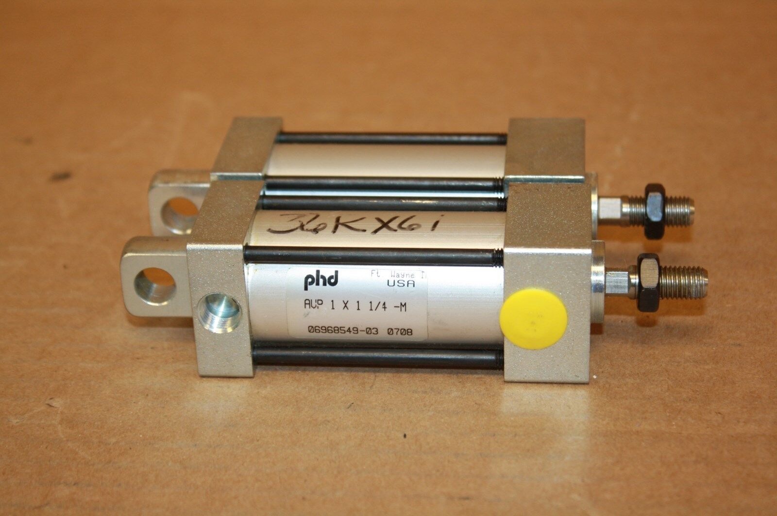 PHD AVP 1 X 1 1/4-M CYLINDER