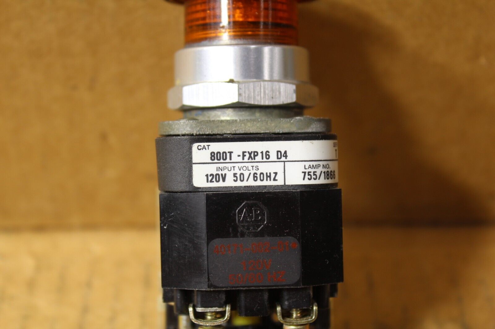 Allen-Bradley 800T-FXP16 D4 Amber Mushroom Push Button
