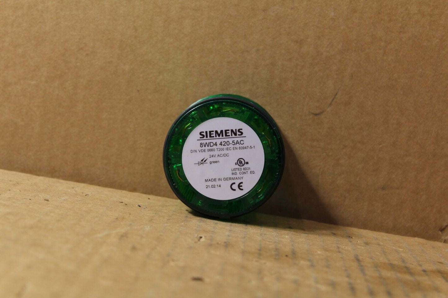 Siemens 8WD4 420-5AC Green Stack Light w/ LED