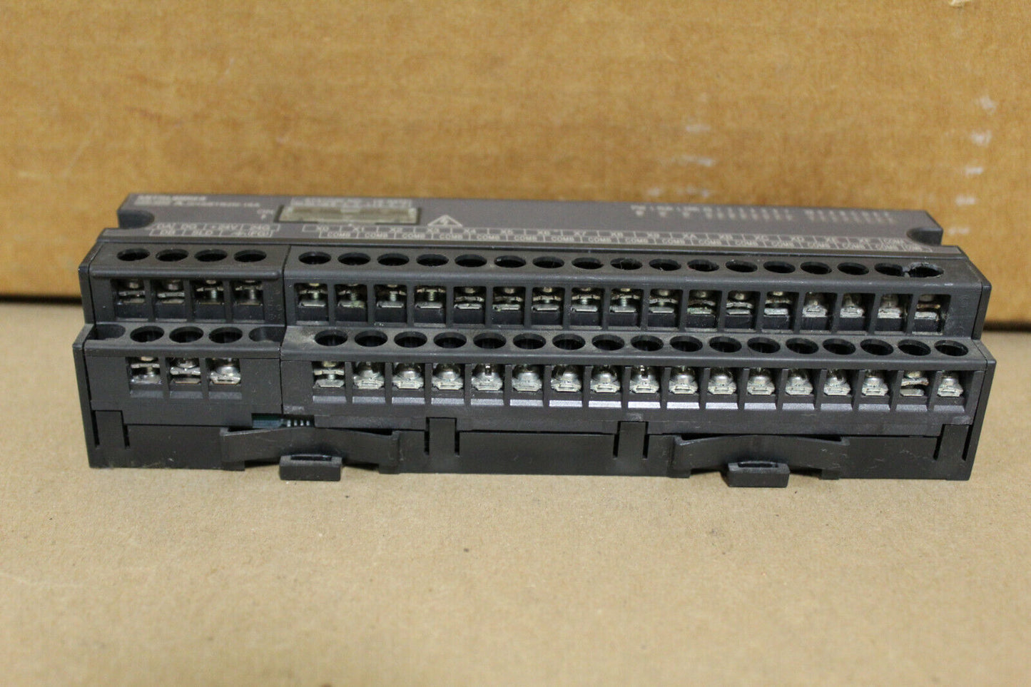 Mitsubishi AJ65SBTB2N-16A Relay Input Terminal