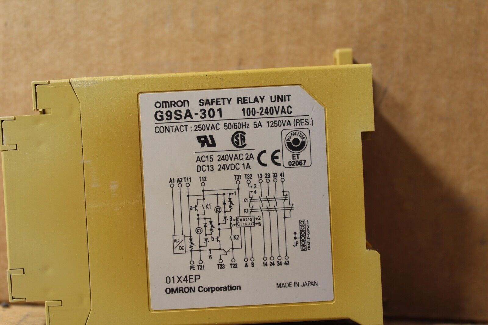 Omron G9SA-301 Safety Relay Unit