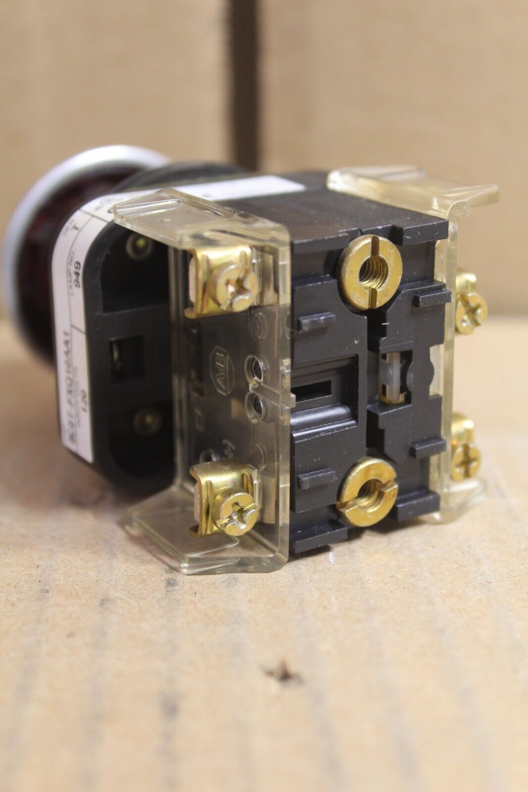 Allen Bradley 800T-FXQ10AA1 Red Push Button